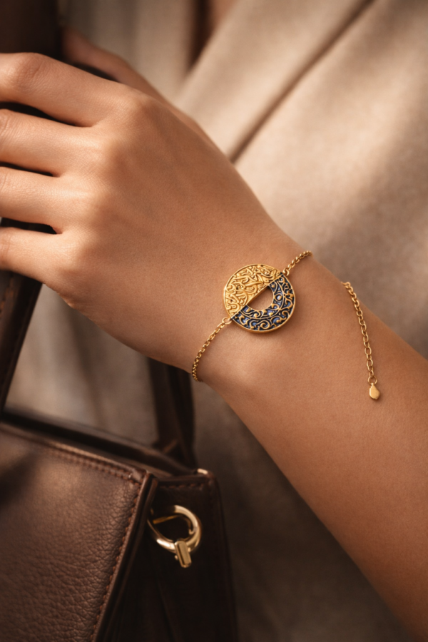 7D3D5174-D056-476C-9B3E-7BA60CFFF176